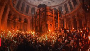 коли сходить благодатний вогонь