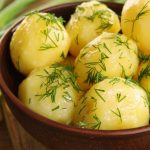 як варити молоду картоплю