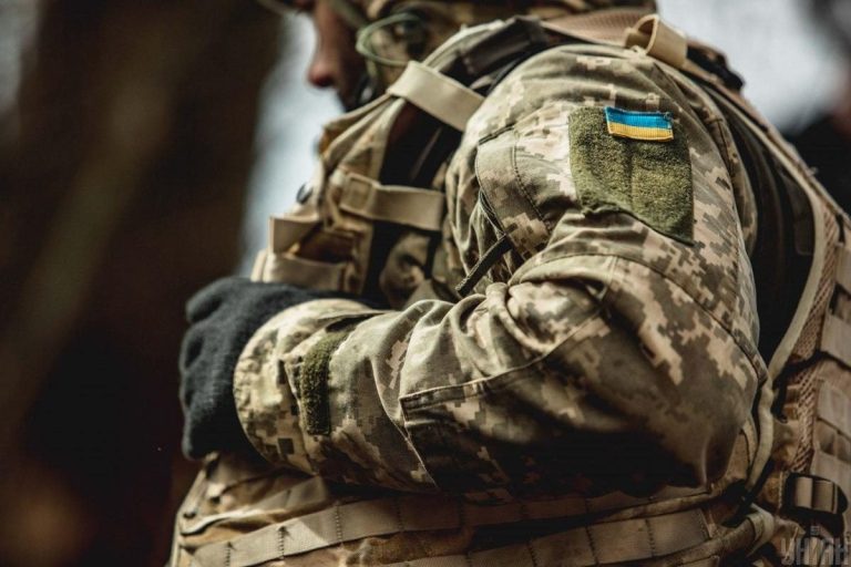 яка зарплата у військових