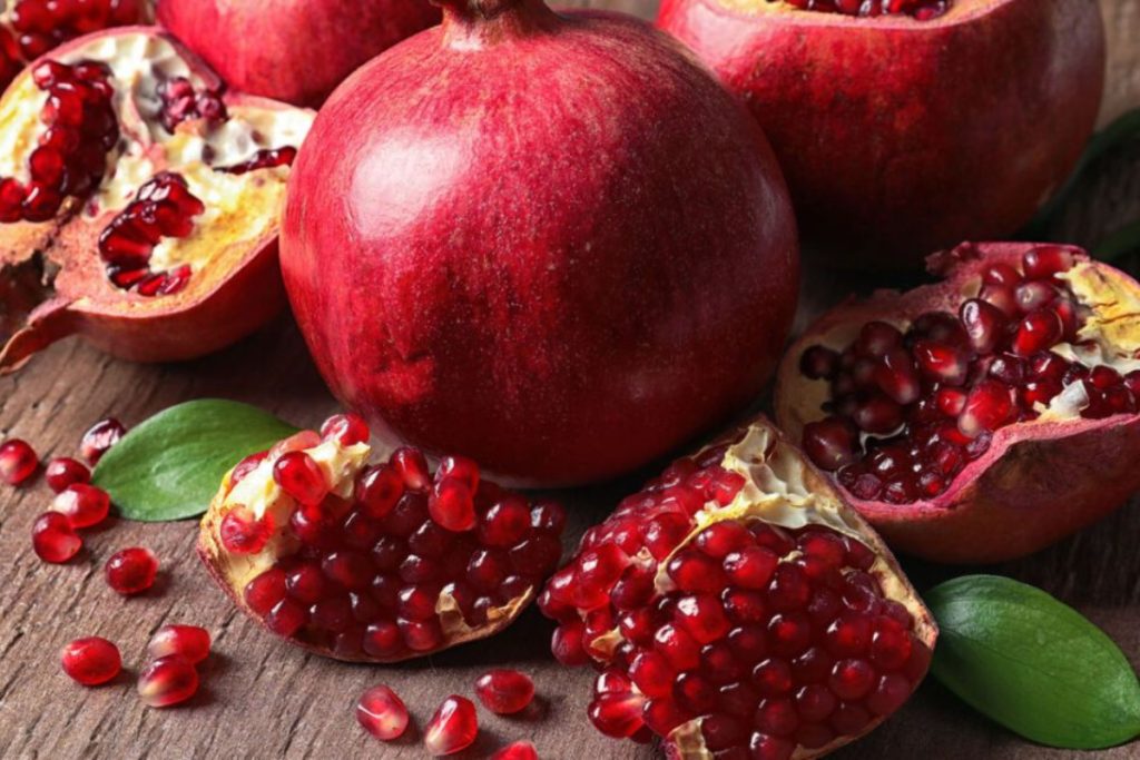 чи можна їсти гранат з кісточками