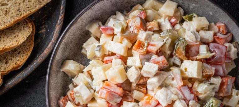 салат з копченою куркою