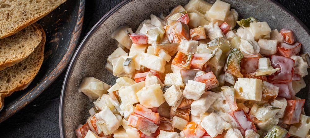 салат з копченою куркою