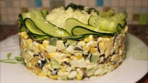 салат ніжність з куркою і грибами