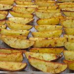 скільки пекти картоплю в духовці
