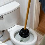 забився унітаз.