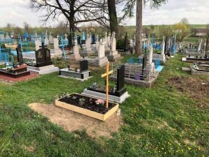 чи можна йти на кладовище коли місячні