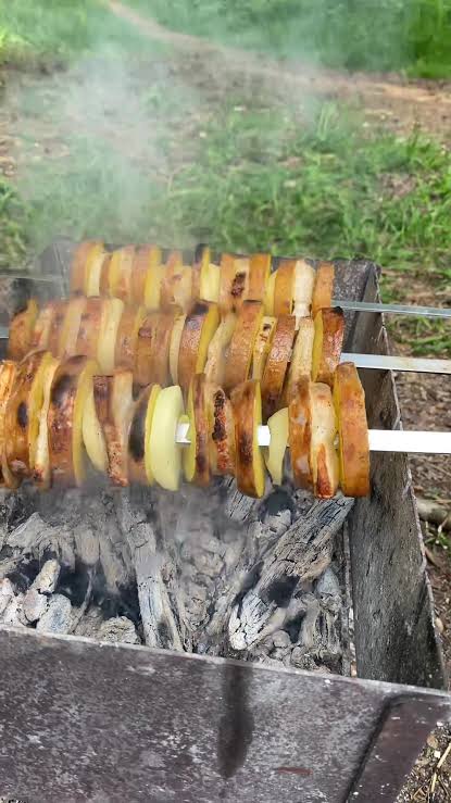 картопля на мангалі