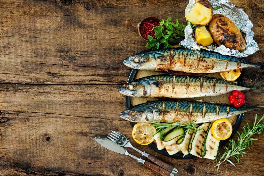 скільки запікати скумбрію