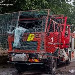 У Херсоні під час ліквідації наслідків російської атаки окупанти завдали повторного удару по рятувальниках. FPV-дрон поцілив в автоцистерну. Поранений водій.
