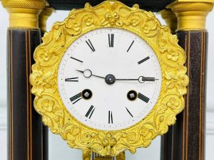 1818 на годиннику: що означає цей час