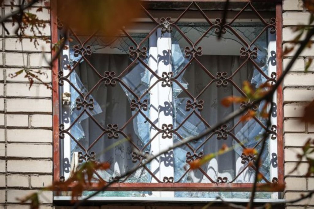 Безпілотник РФ у середмісті Херсона атакував 56-річну жінку вона у лікарні