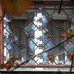 Безпілотник РФ у середмісті Херсона атакував 56-річну жінку вона у лікарні