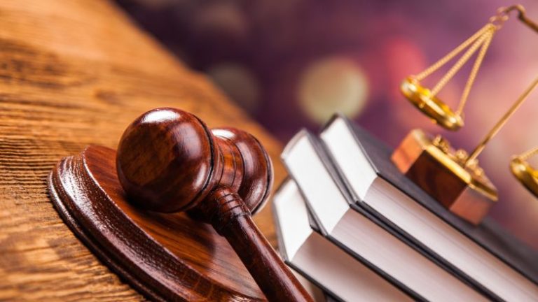 Дронами атакували цивільних у Херсоні за воєнні злочини судитимуть 10 військових РФ