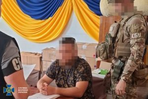 Колишнього очільника військової адміністрації на Херсонщині підозрюють у схемі з бронюванням військовозобов’язаних