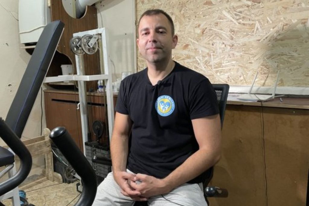 Мрію, щоб цей жах закінчився тренер і волонтер із Херсона про роботу під обстрілами