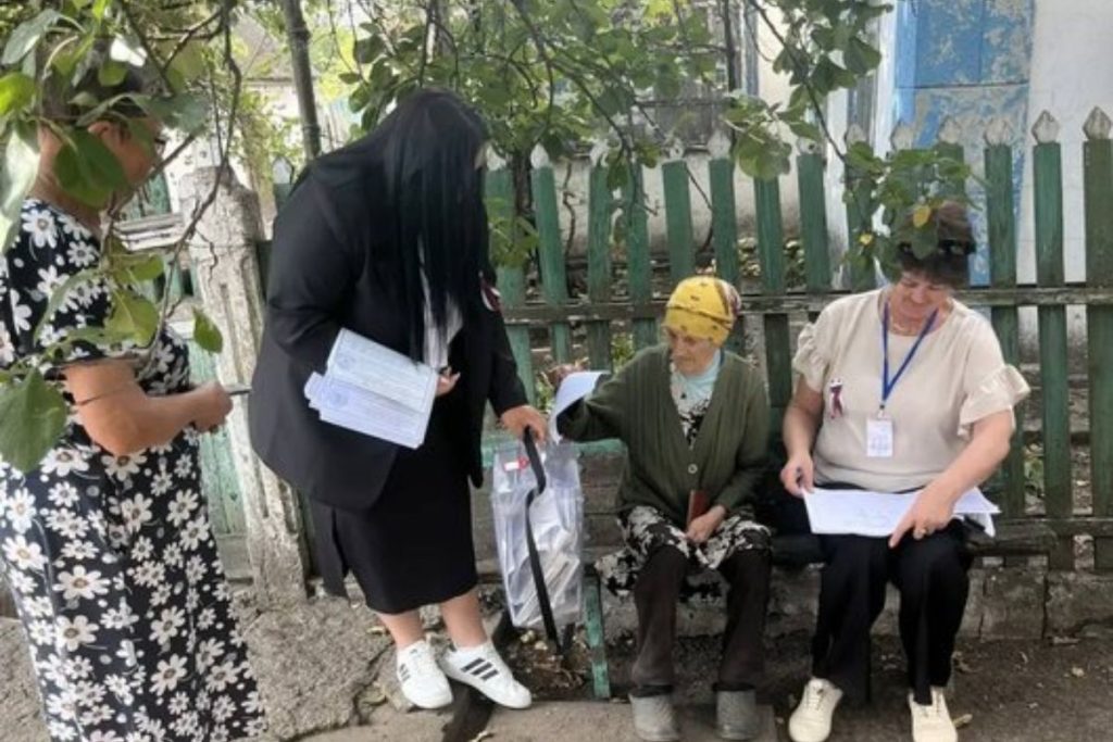 Обходи по домівках і мобільні групи як РФ проводить вибори на ТОТ Херсонщини