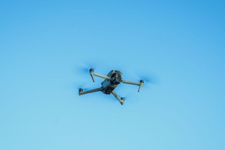Російські військові дроном атакували 11-річного хлопчика у Центральному районі Херсона