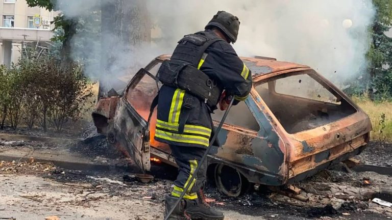 Російський дрон атакував автомобіль поблизу Новорайська на Херсонщині поранені двоє чоловіків