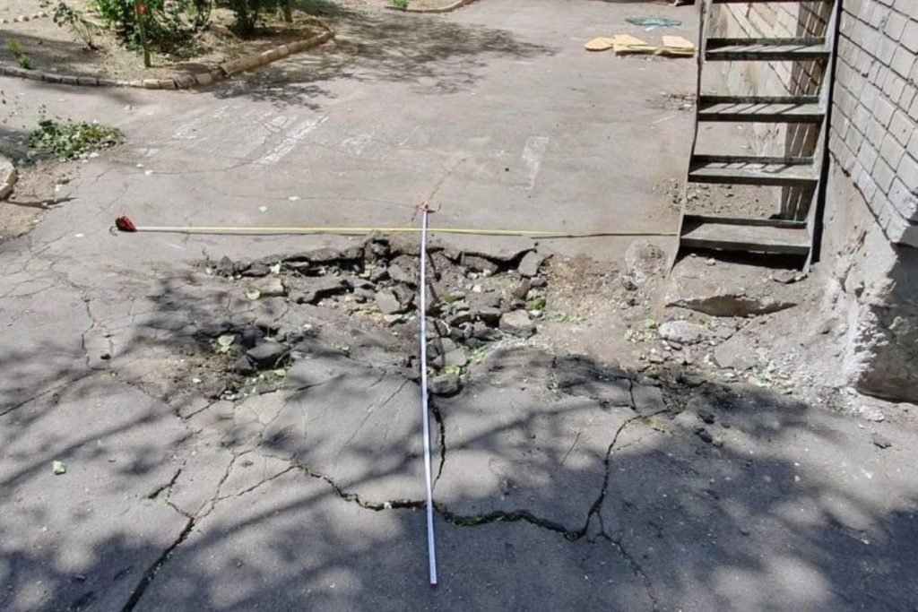 Російський дрон атакував Корабельний район Херсона поранений чоловік
