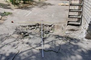 Безпілотники РФ атакували Корабельний район Херсона є поранені