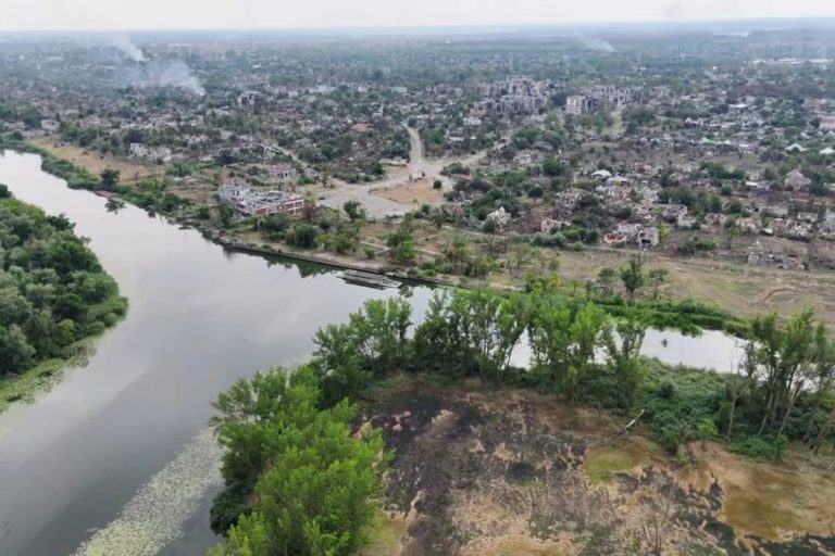 Міжнародний тиск та переговори генерал Маломуж пояснив, чому Росія погодилася на гуманітарну операцію в Олешках