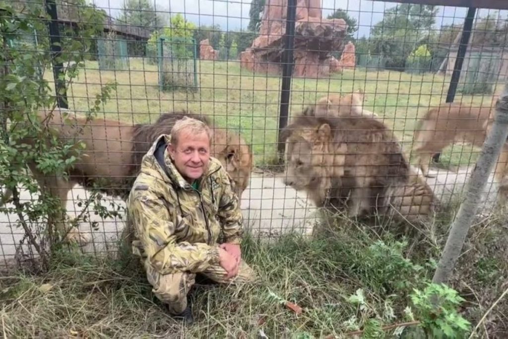 Олег Зубков, якого підозрюють у незаконному вивезенні зебр з «Асканії-Нової», хоче вивозити тварин з Олешок