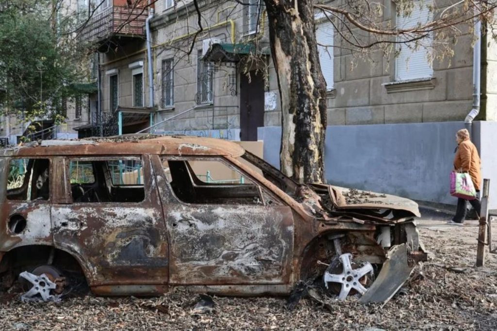 Пошкоджені будинки, двоє поранених війська РФ обстріляли 25 населених пунктів Херсонщини