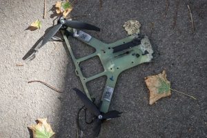 Російський дрон атакував будинок у Комишанах поблизу Херсона поранена жінка