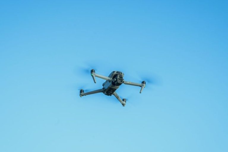 Російський дрон атакував Правдине на Херсонщині троє поранених, серед них дитина