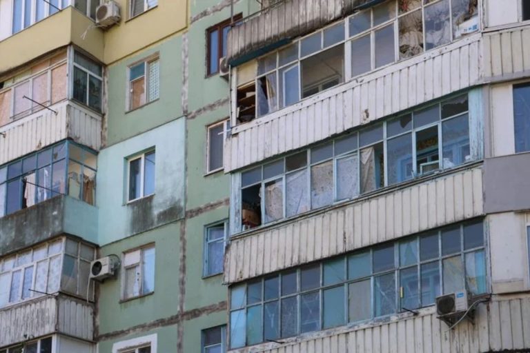 У небезпечному мікрорайоні Корабел у Херсоні залишаються близько 150 людей — Толоконніков
